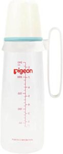 PIGEON PLASTIC BOTTLE WITH HANDLE 240ML PA26008 - افضل رضاعة اطفال بلاستيك